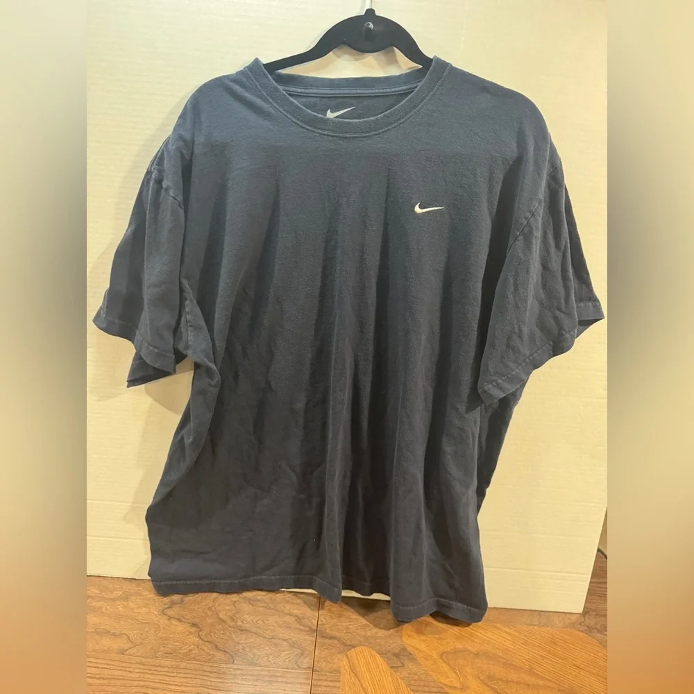 Nike Two t-shirt bundle. Both Men’s 2XL. Worn but in good condition. - Picture 3 of 8